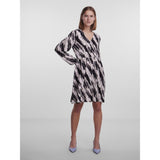 PIECES PIECES dame kjole PCJONA Restudsalg Cloud Dancer Black