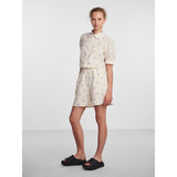 PIECES PIECES dame shorts PCADDI Restudsalg Cloud Cream LAVENDER DOTS